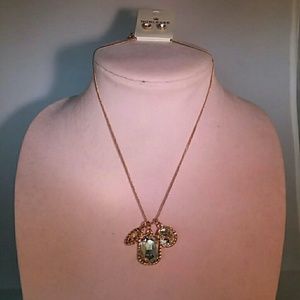 Gold necklace with earrings